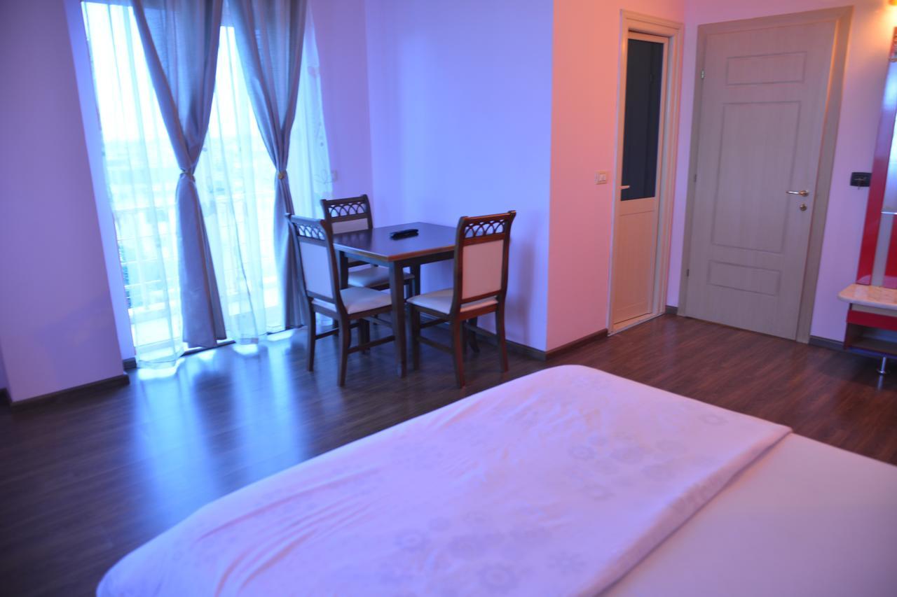 Royal Gaz Hotel Durres Exterior photo