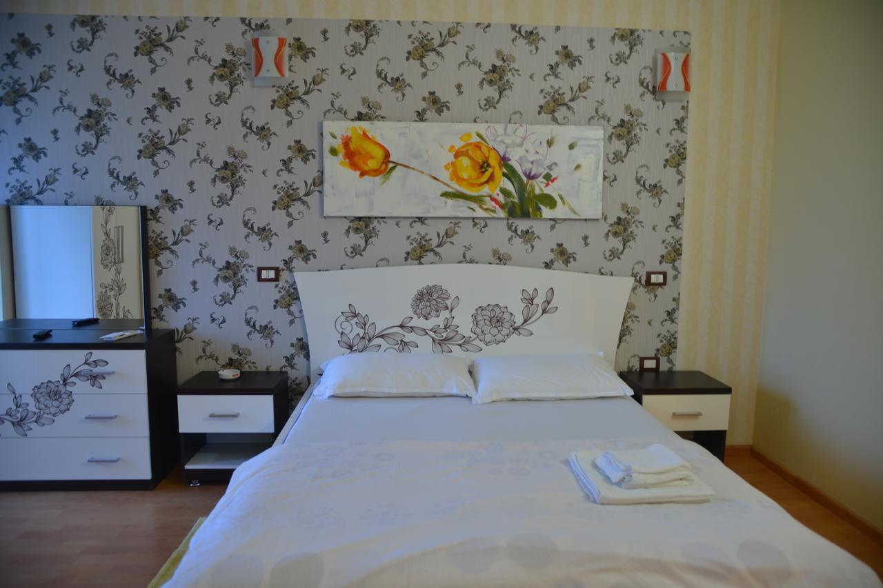 Royal Gaz Hotel Durres Exterior photo